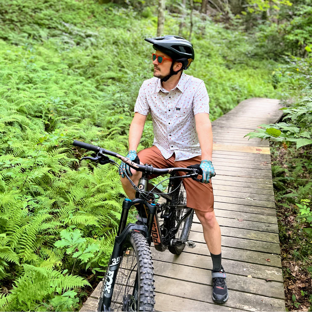Men's Short Sleeve Catalyst Mountain Bike Button-Down Shirt | SALE - Image 9